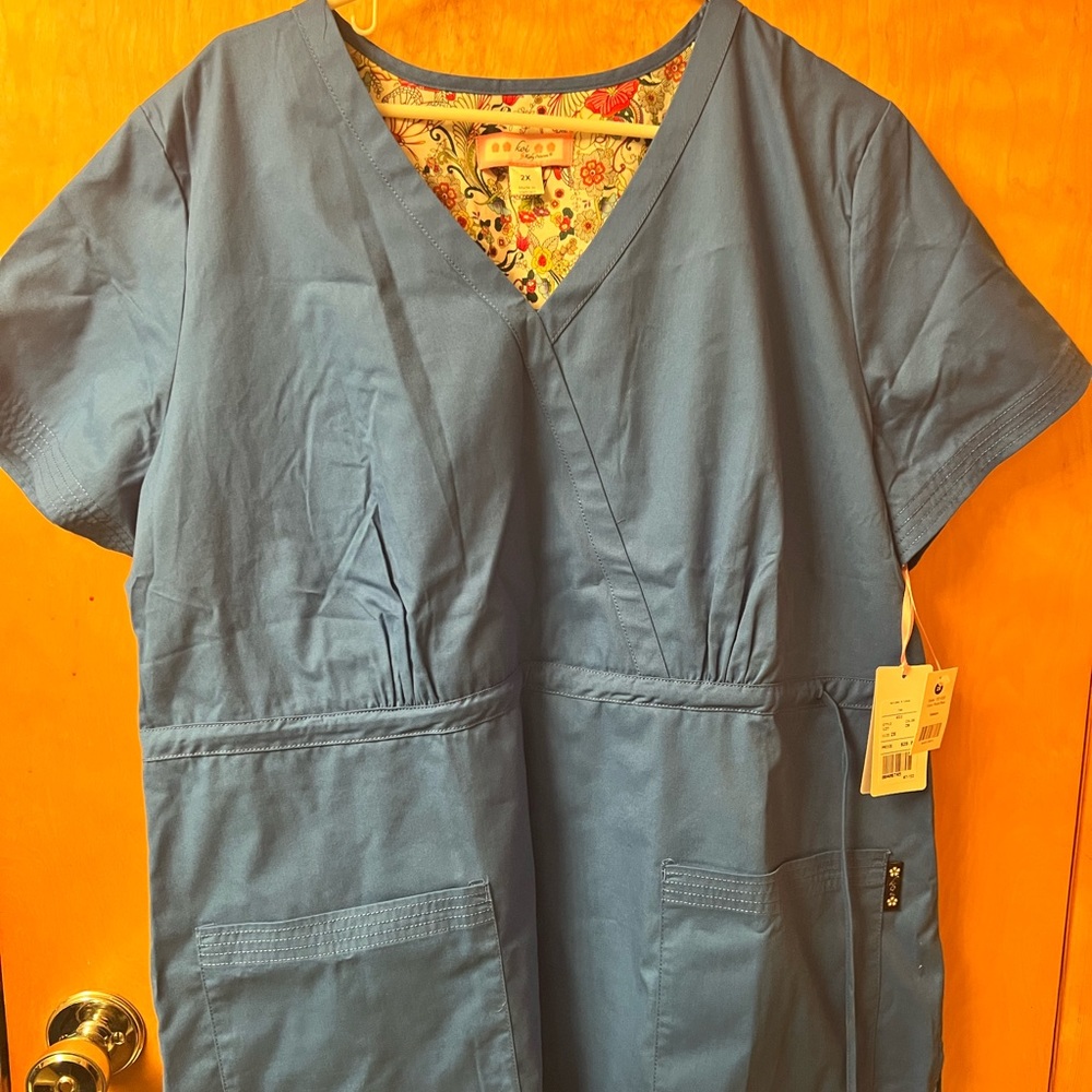 Koi Scrub Top size 2X